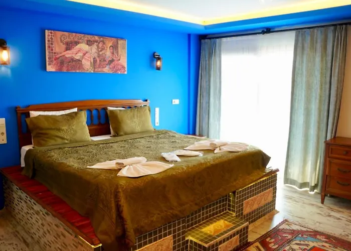 Rebetika Hotel & Bistro