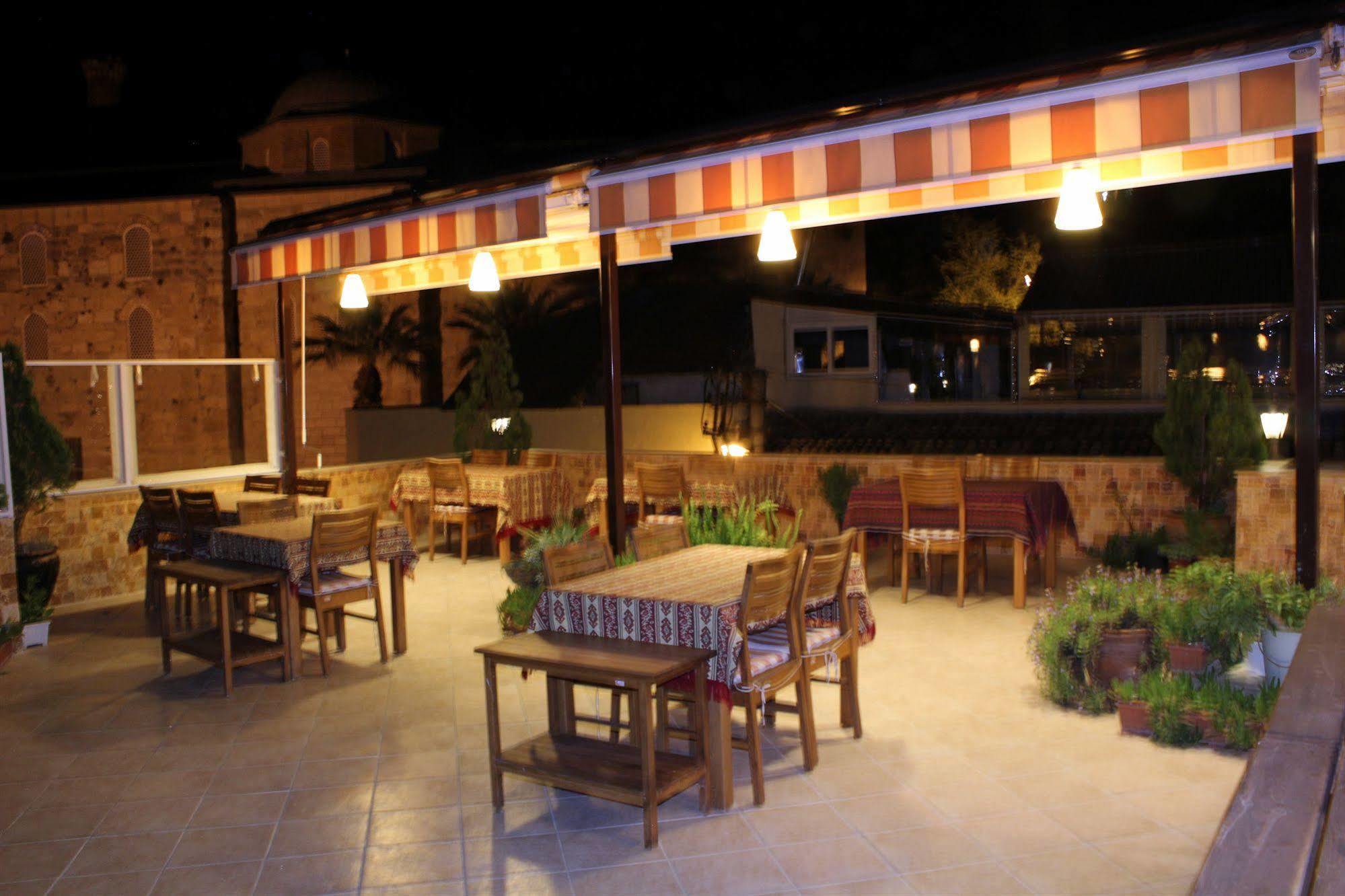 Rebetika & Bistro 3* סלצ'וק