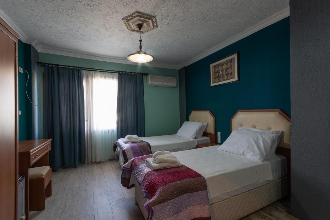 Отель Rebetika & Bistro 3*