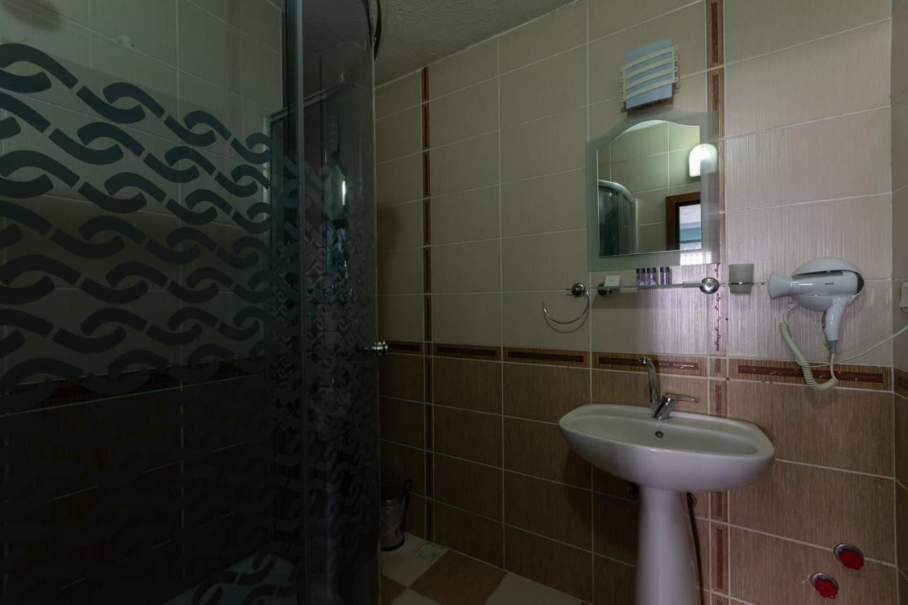 Отель Rebetika & Bistro 3*