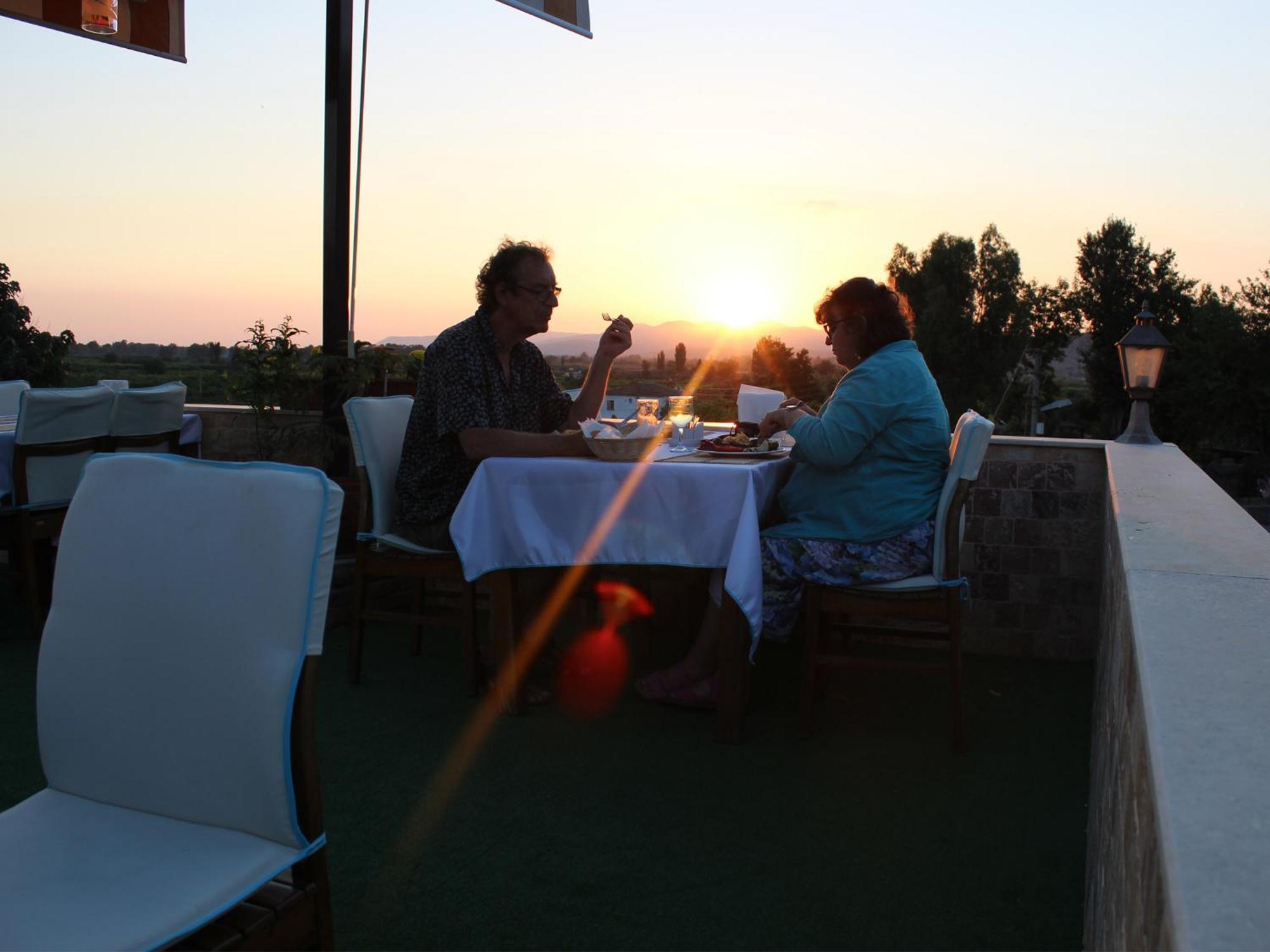 Rebetika & Bistro Сельчук
