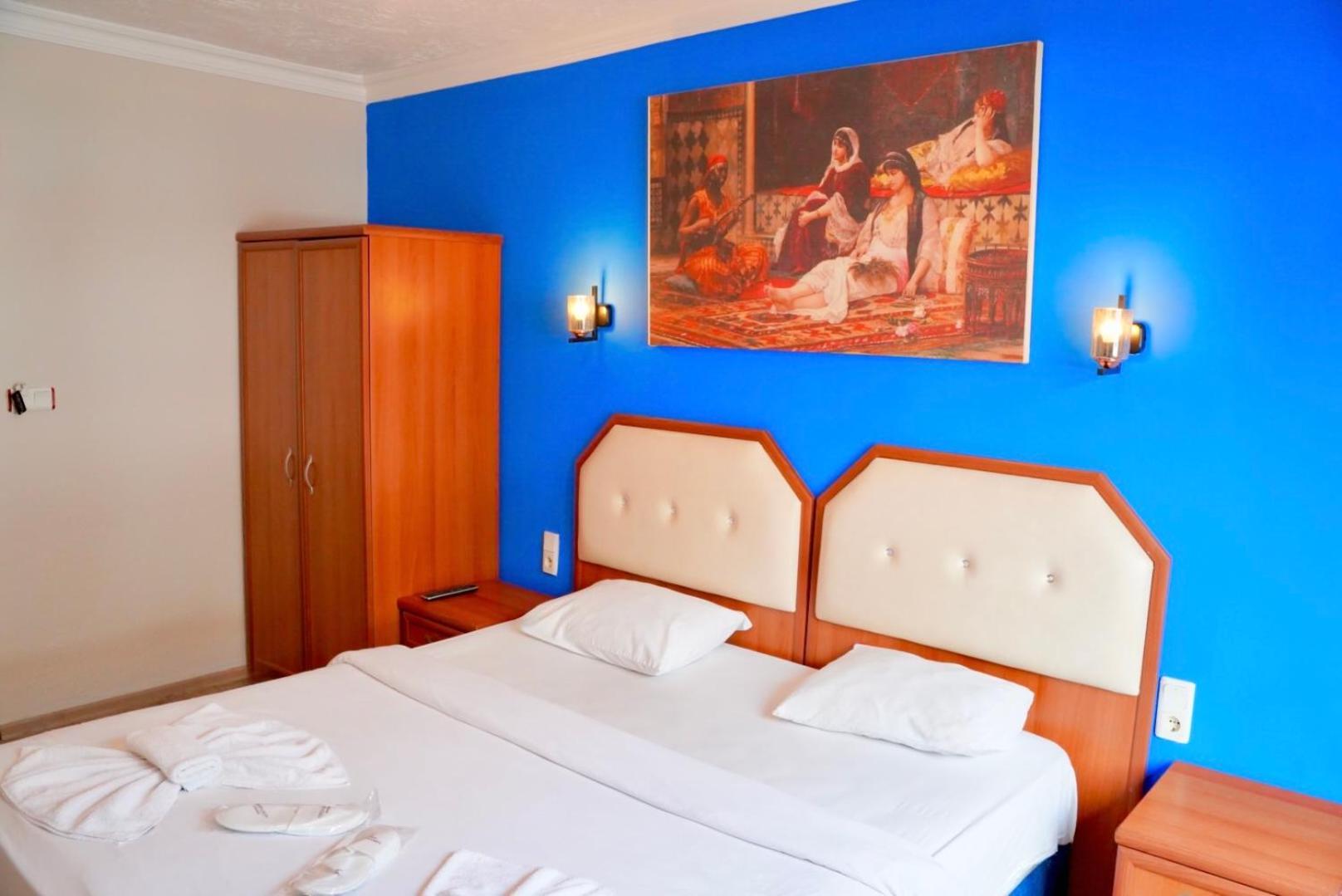 Rebetika & Bistro Отель 3*